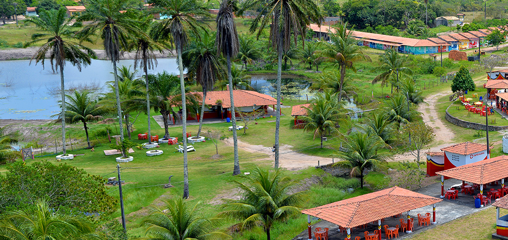 Águas Claras Club - Piscinas, Toboáguas e Paisagismo em São